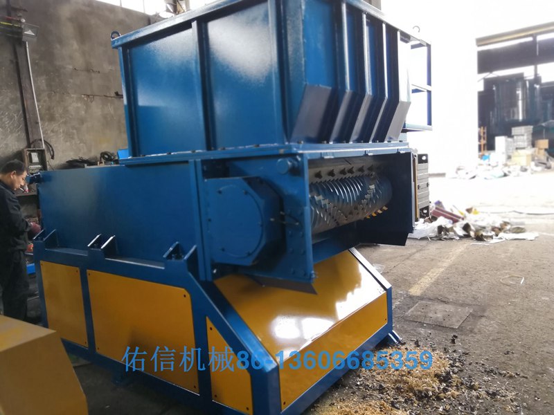 Máy hủy tài liệu đầu nhựa trục đơn